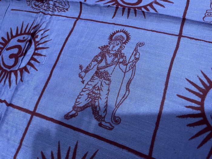 Chadar indiano (manto de oração) com 4 deuses hindus roxo
