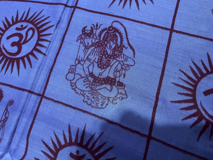 Chadar indiano (manto de oração) com 4 deuses hindus roxo
