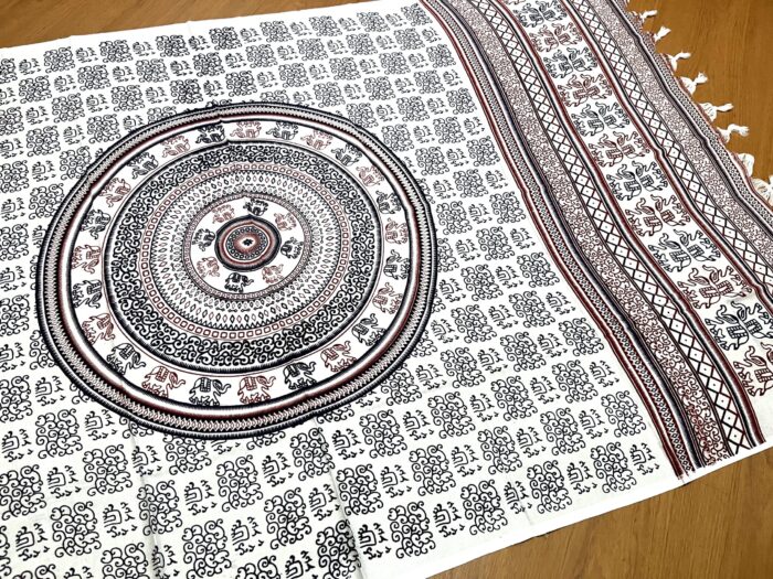 Chadar indiano (manto de oração) de elefantes e arabescos