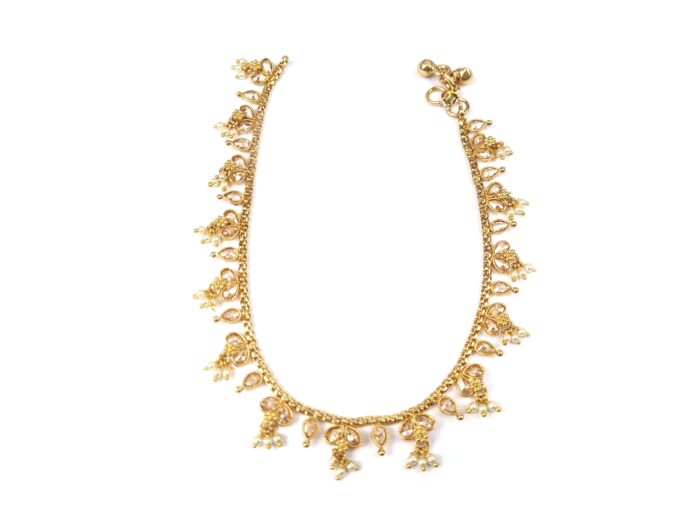 Tornozeleira indiana Maharani Gold Anklet dourada com pedrarias