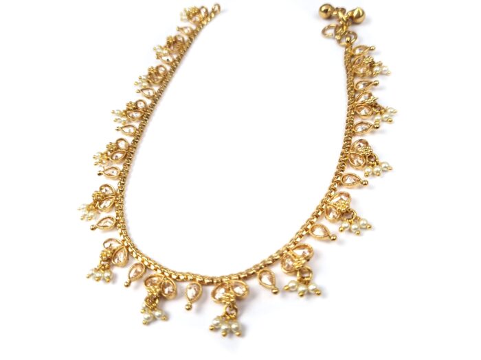 Tornozeleira indiana Maharani Gold Anklet dourada com pedrarias
