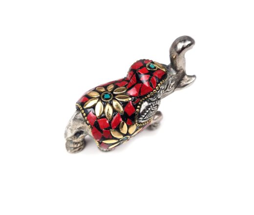 Elefante indiano de metal prateado mosaico de pedras naturais coral e turquesa