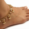 Tornozeleira indiana Maharani Gold Anklet dourada com pedrarias