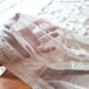 Dupatta branca bordada floral com renda Zara