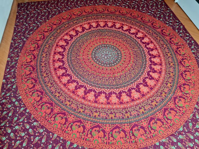 Panô indiano de algodão estampa de mandala uva, coral e verde 2,40m