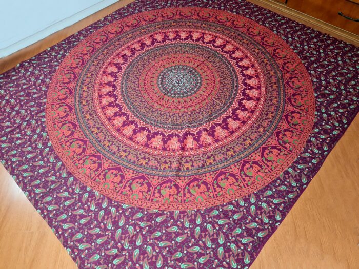 Panô indiano de algodão estampa de mandala uva, coral e verde 2,40m