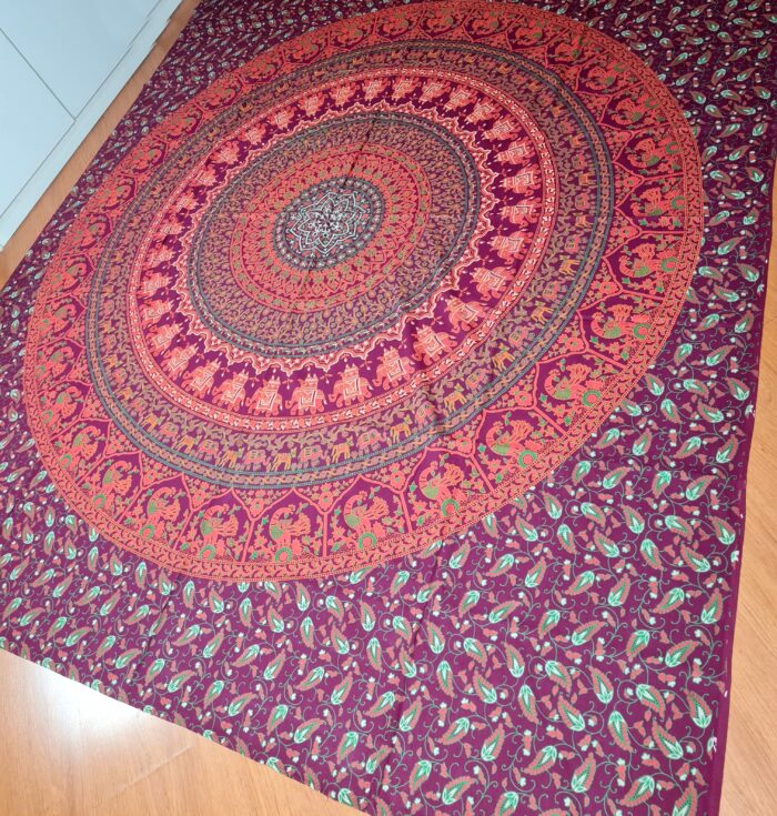 Panô indiano de algodão estampa de mandala uva, coral e verde 2,40m