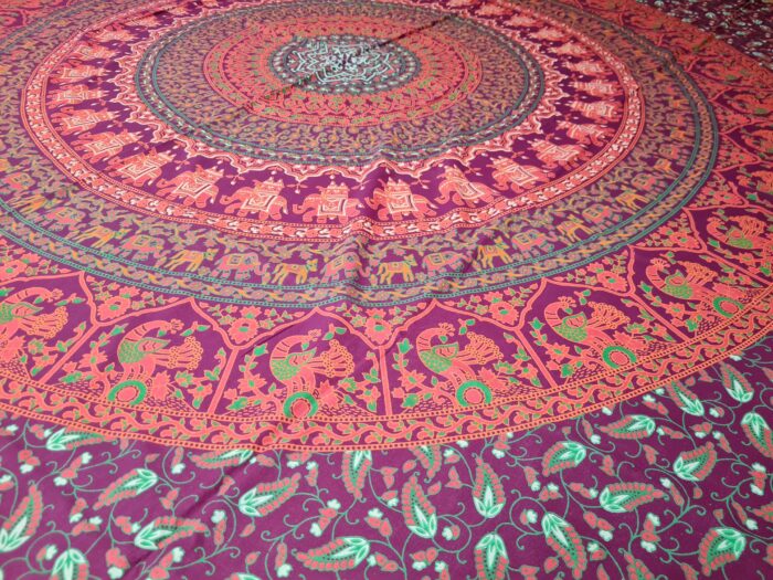 Panô indiano de algodão estampa de mandala uva, coral e verde 2,40m