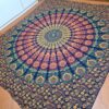 Panô indiano de algodão estampa de mandala marinho, coral e verde 2,40m