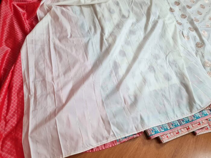 20260203_170515 Saree Banarasi Art Silk de seda branco e color modelo Sweta Amritá