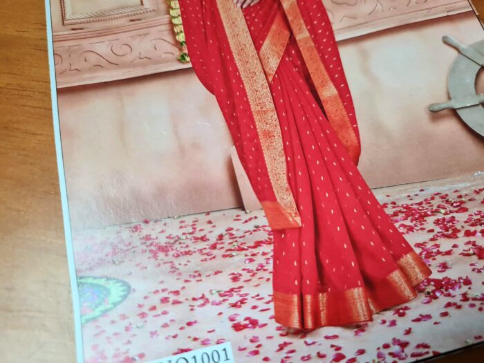 Sari indiano crepe de seda vermelho e dourado com fita de jacquard
