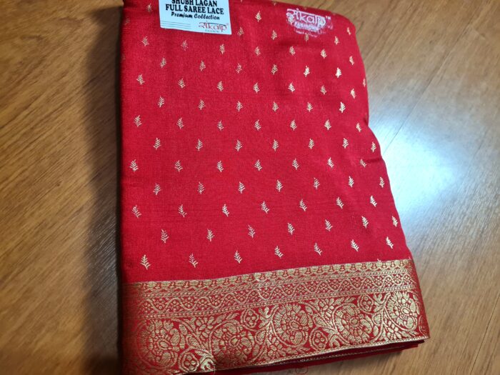 Sari indiano crepe de seda vermelho e dourado com fita de jacquard