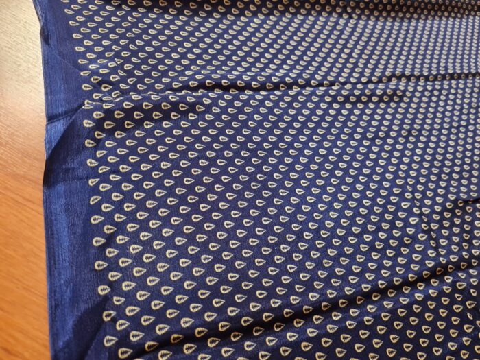 Saree indiano de tecido misto viscose e seda marinho e dourado