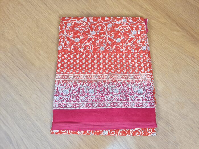 Sari indiano com estampa de arabescos Tie Dye laranja e vermelho