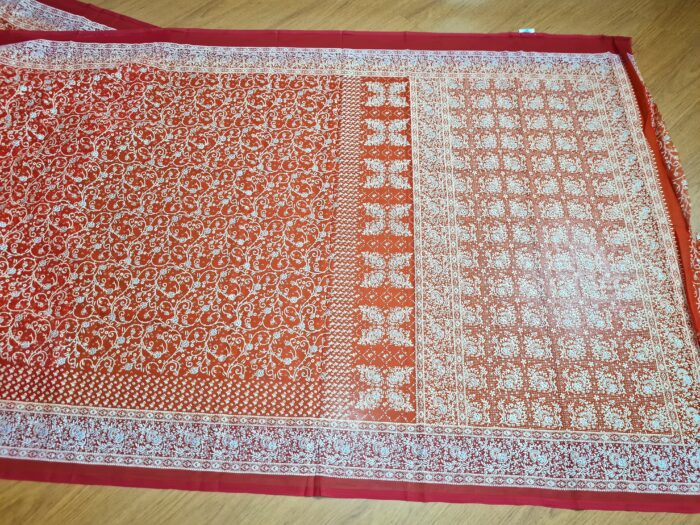 Sari indiano com estampa de arabescos Tie Dye laranja e vermelho