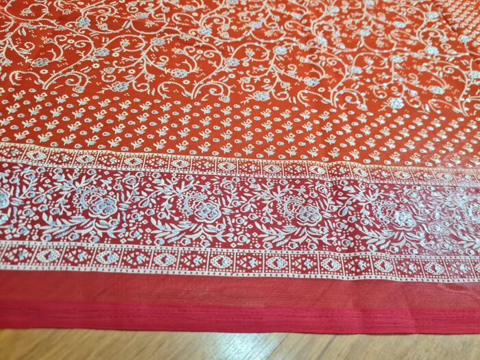 Sari indiano com estampa de arabescos Tie Dye laranja e vermelho