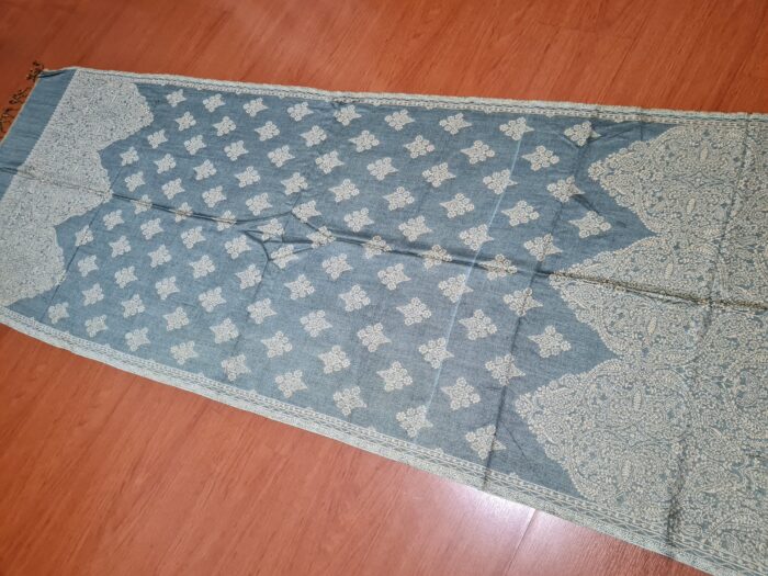 Echarpe indiana algodão com viscose dupla face de arabescos azul e creme