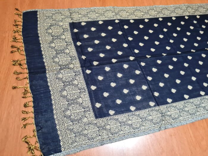 Echarpe indiana algodão com viscose dupla face de arabescos marinho e creme