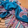 Echarpe indiana algodão com viscose estampa arabescos azul turquesa e uva