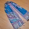 Echarpe indiana algodão com viscose estampa arabescos azul turquesa e uva