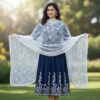 Dupatta branca bordada floral com renda Zara