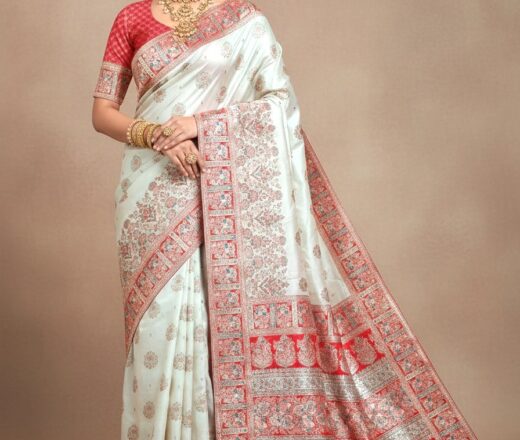 vestido saree luxuoso estilo Banarasi para noivas em branco, perolado, vermelho e verde - Modelo Sweta Amritá
