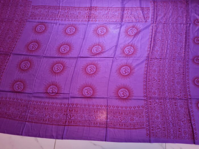 Chadar indiano (manto de oração) de OM e mantras roxo
