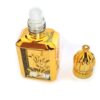 Jannat e Firdaus (Uma mistura suave e fresca de ylang-ylang, neroli e limão em óleo de sândalo). Na língua árabe, a palavra Jannat significa céu, enquanto Firdaus significa jardim. Jannatul Firdaus significa a fragrância do jardim do céu. Sua fragrância é cítrica fresca e levemente doce. Esta é uma fragrância muito popular na Índia.