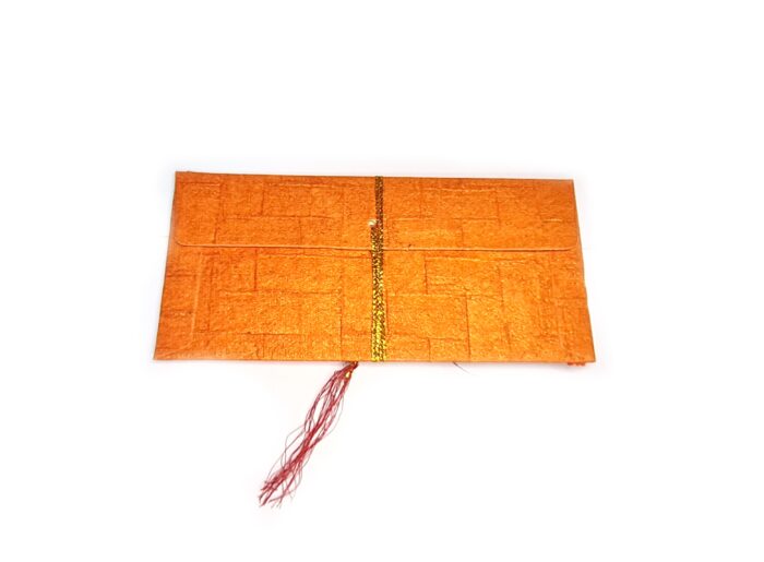 Envelope Artístico Krishna: Brilho Laranja e Símbolos Sagrados