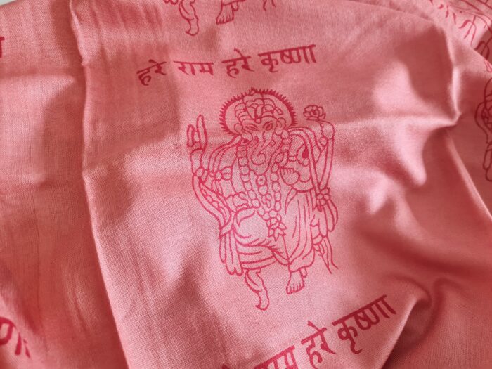 Chadar indiano (manto de oração) de Ganesha e mantras rosa queimado