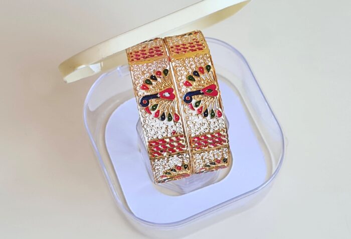 Conjunto Mayura com 2 pulseiras indianas com esmaltação pavões