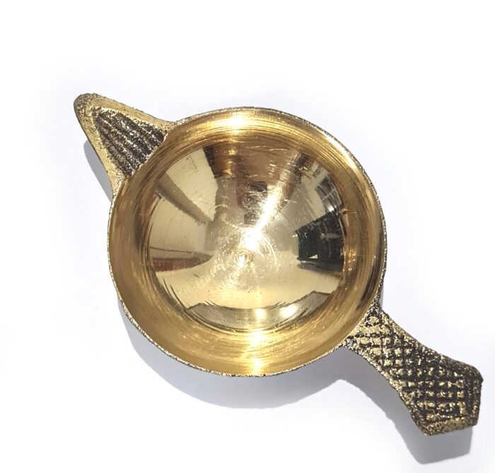 Lamparina indiana Diya de metal dourado design minimalista com 1 bico