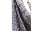 20260430_154712 Saree indiano estamparia floral com arabescos em cinza e dourado