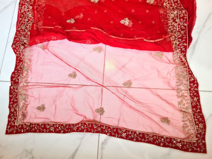 Vestuário completo de noiva indiana luxo Lehenga Choli Dupatta Gold Shakti