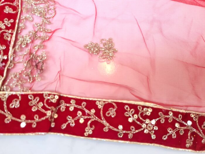 Vestuário completo de noiva indiana luxo Lehenga Choli Dupatta Gold Shakti