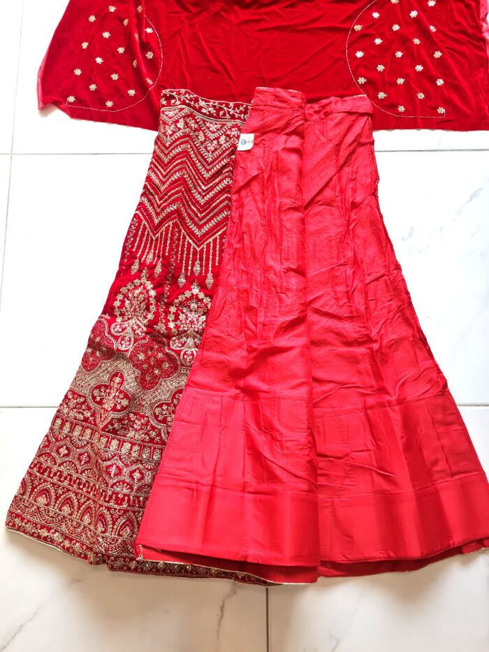 Vestuário completo de noiva indiana luxo Lehenga Choli Dupatta Gold Shakti