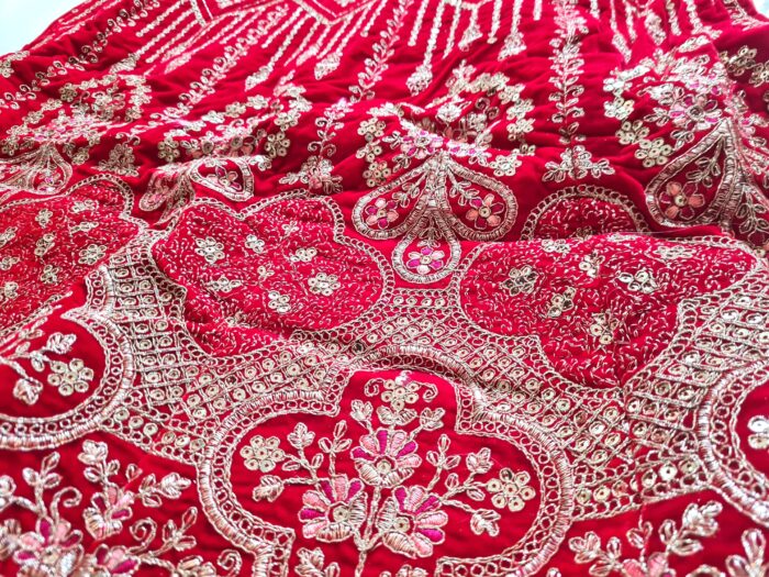 Vestuário completo de noiva indiana luxo Lehenga Choli Dupatta Gold Shakti