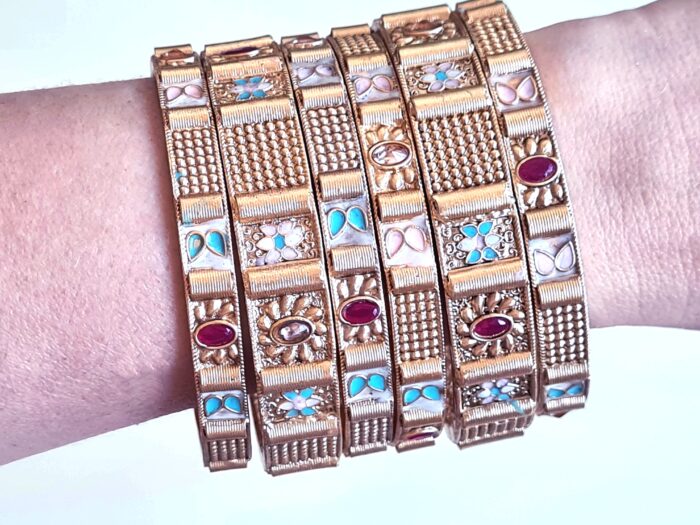 20260417_112533 Conjunto de 6 pulseiras indianas de metais design borboleta e flores
