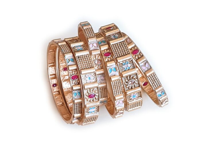 20260417_112606 Conjunto de 6 pulseiras indianas de metais design borboleta e flores