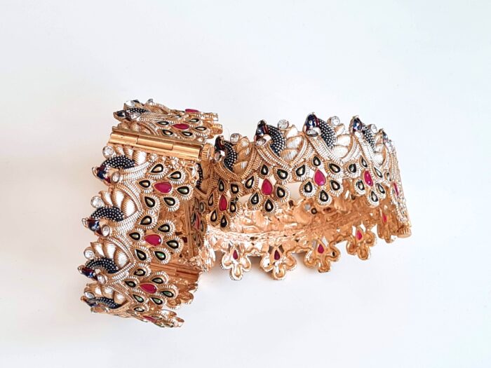 Conjunto Mayura com 2 pulseiras indianas de metais design de pavões