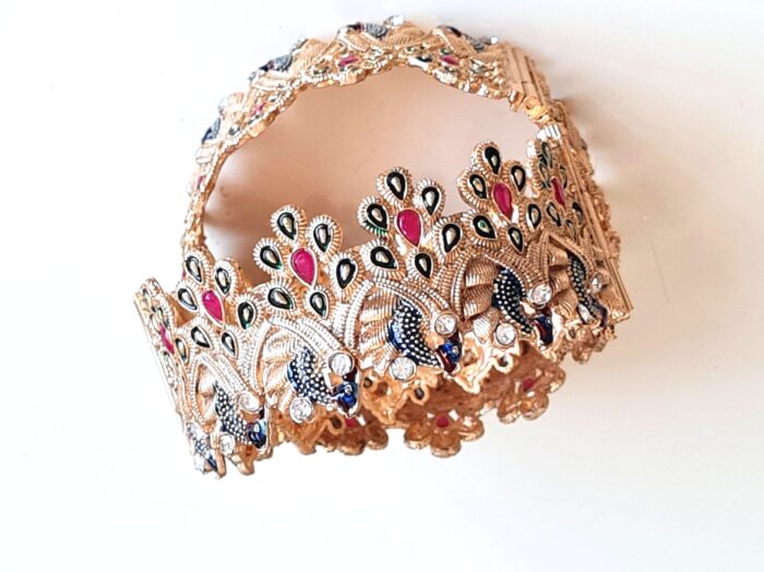 Conjunto Mayura com 2 pulseiras indianas de metais design de pavões