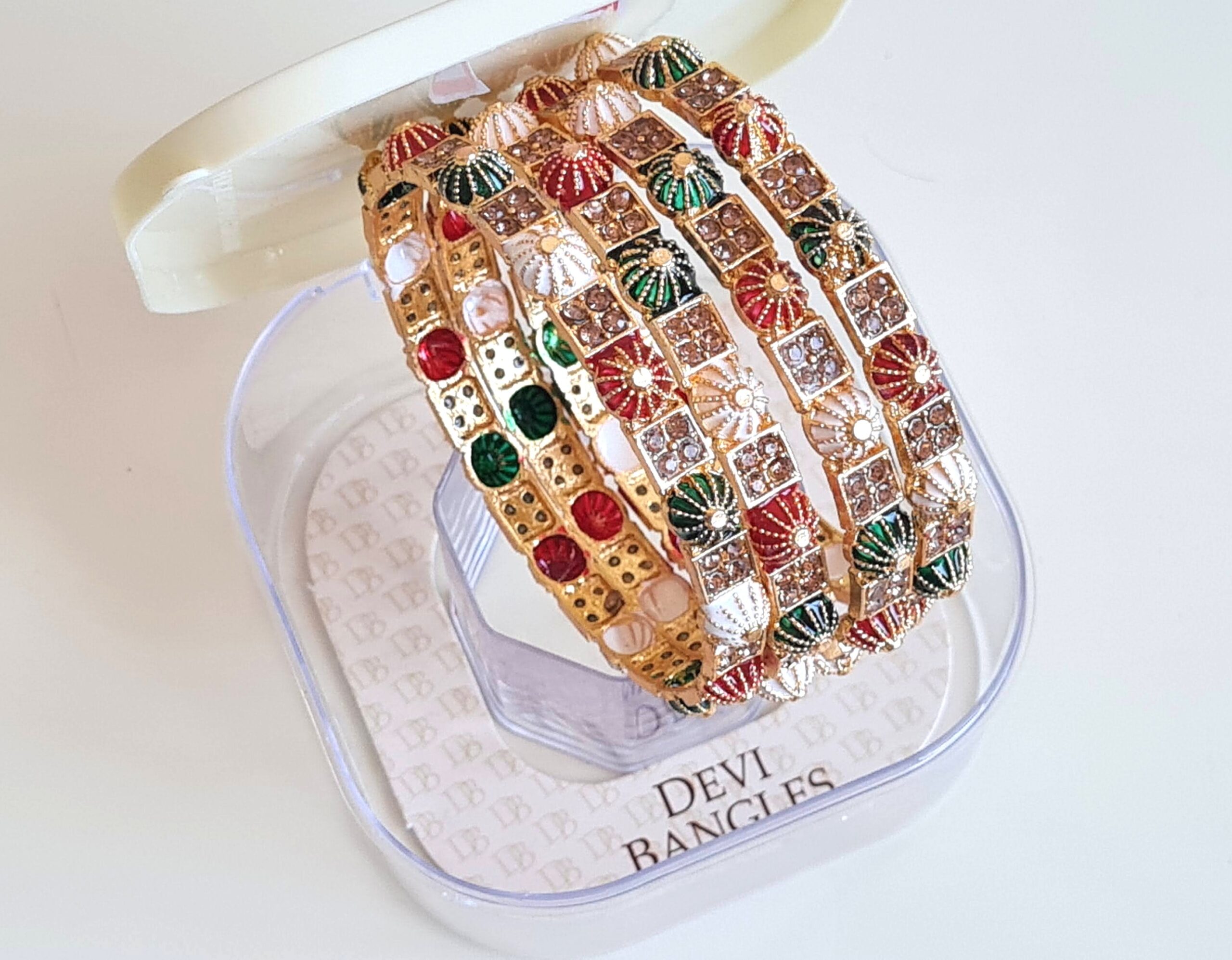 Conjunto Maya com 4 pulseiras indianas design Meenakari colorido