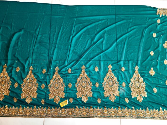 Saree luxuoso de crepe de seda verde modelo Harita Aishwarya