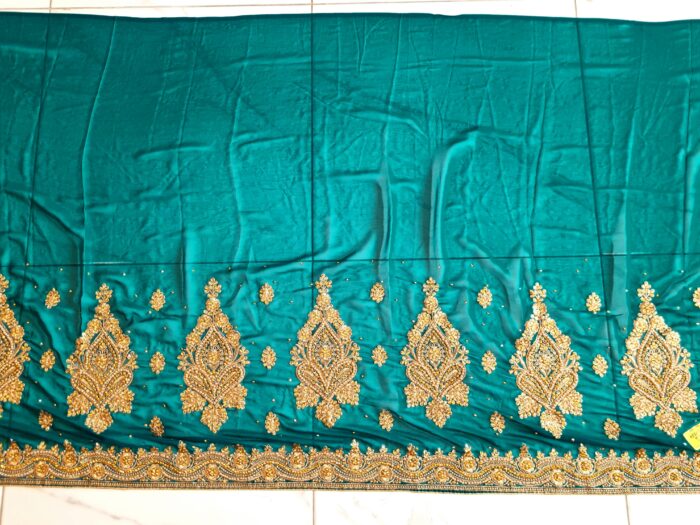 Saree luxuoso de crepe de seda verde modelo Harita Aishwarya