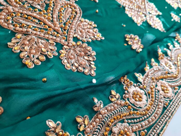 Saree luxuoso de crepe de seda verde modelo Harita Aishwarya