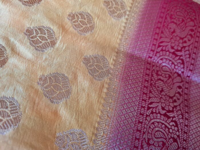 Saree Banarasi Art Silk de seda modelo Suryodaya amarelo e vermelho