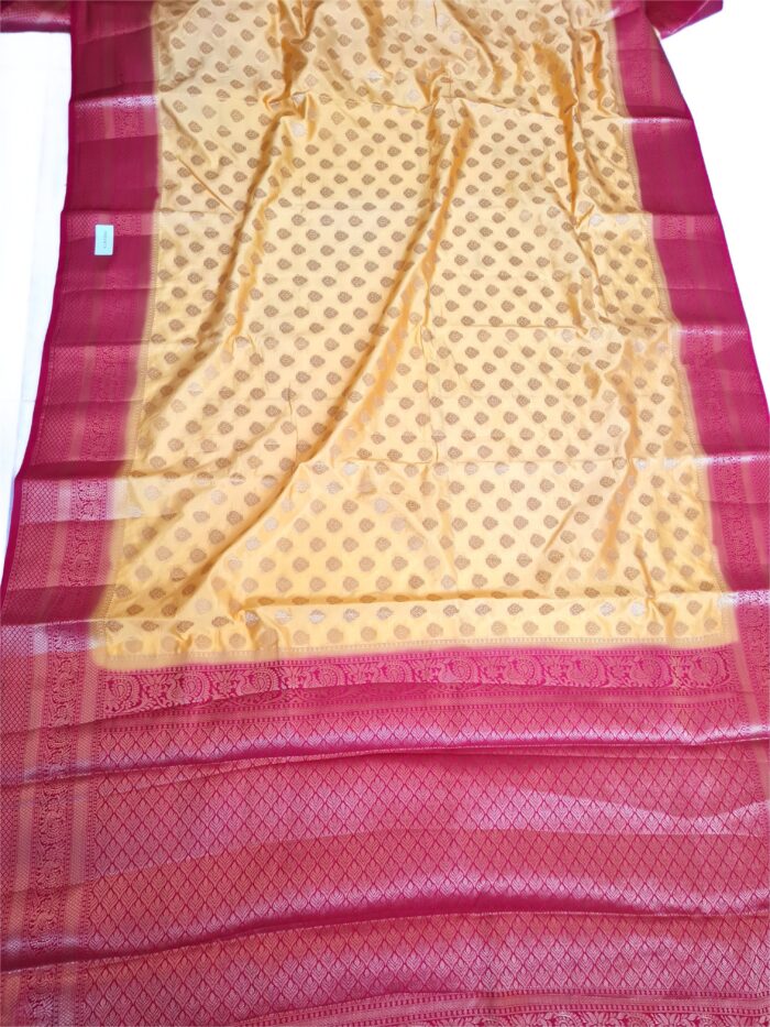 Saree Banarasi Art Silk de seda modelo Suryodaya amarelo e vermelho