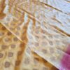 Saree Banarasi Art Silk de seda modelo Suryodaya amarelo e vermelho