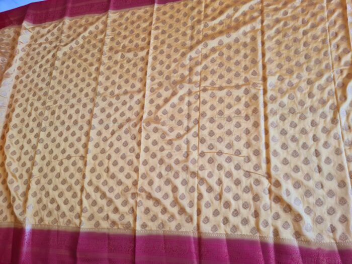 Saree Banarasi Art Silk de seda modelo Suryodaya amarelo e vermelho