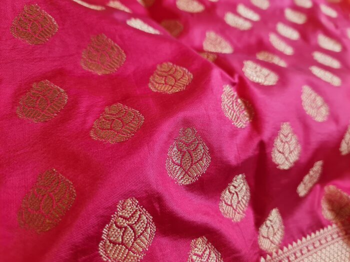 Saree Banarasi Art Silk de seda modelo Suryodaya amarelo e vermelho